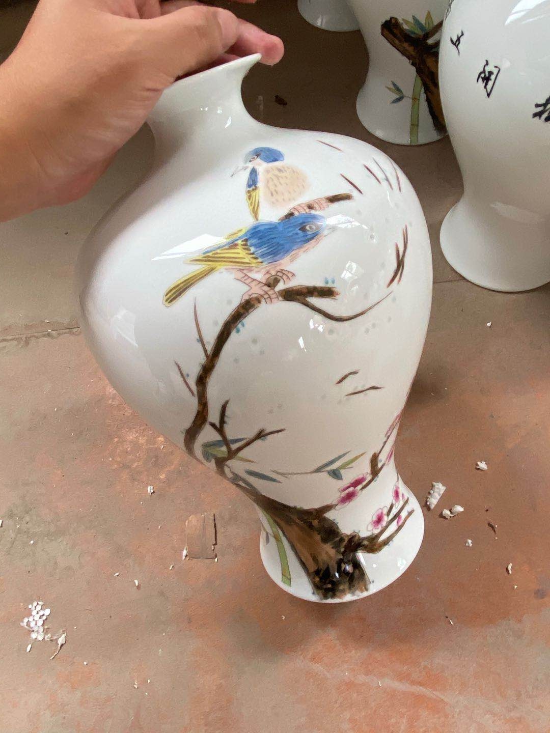 陶瓷手绘花瓶